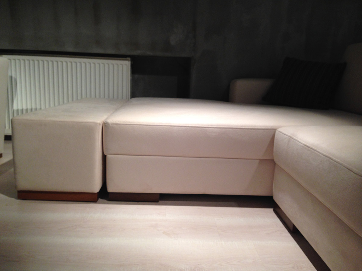 EA2660 Corner Sofa