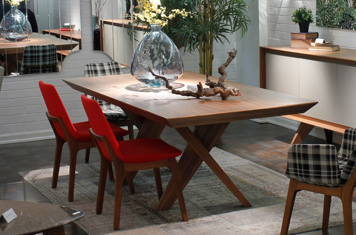 EA6105 Dining Table