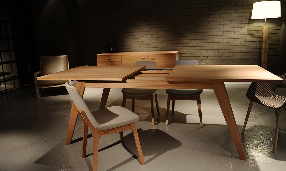 EA6108 Dining Table